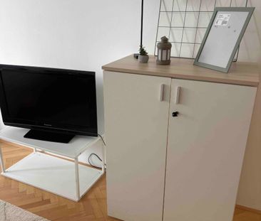 Pronájem bytu 1+kk • 21 m² bez realitkyHartigova, Praha - Žižkov - Photo 2