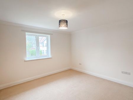 4 bedroom townhouse to rent - Photo 2