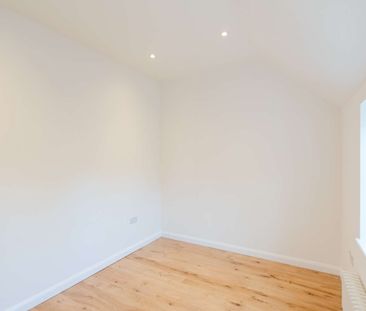 Pettiwell, Garsington - Photo 3