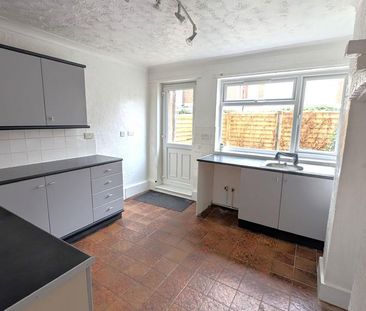 1 bedroom ground floor flat to rent - Photo 3