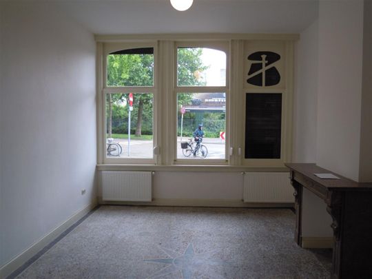 Volledig & mooi gerenoveerd appartement met 2 slaapkamers en tuin! - Photo 1