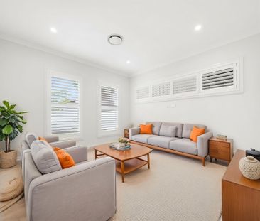 Brand new luxury home - Photo 4