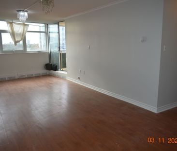 For Lease - 100 Echo Point Unit# 804, Toronto, Ontario - Photo 1