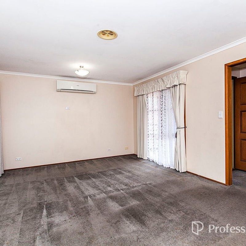 Spacious Family Living in a Convenient Berwick Location - Photo 1