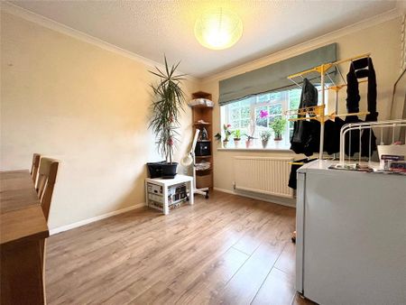 3 bedroom semi-detached house to rent - Photo 2