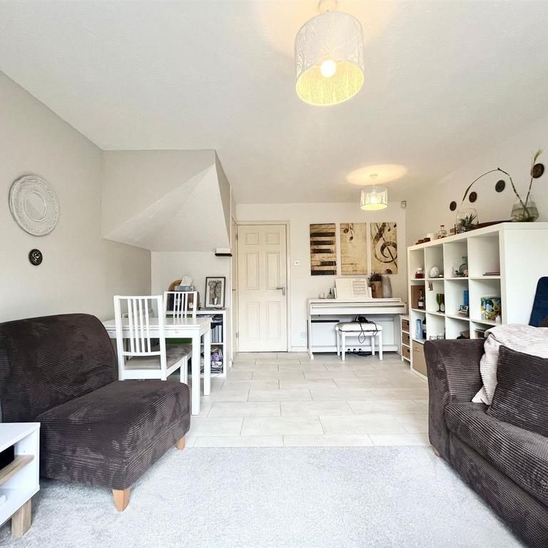 2 bedroom house to rent - Photo 1