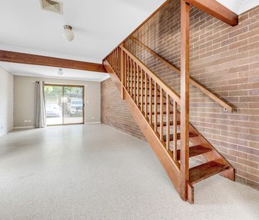 Charming 2-Bedroom Unit with Spacious Courtyard in Prime Location - Photo 1