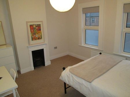 1 bedroom in a house share to rent - Photo 4