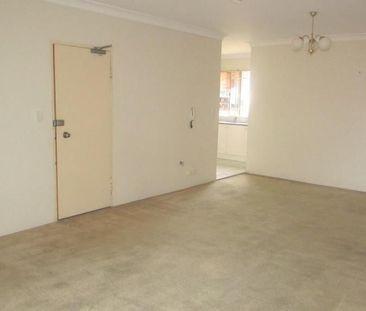 "SPACIOUS TWO BEDROOM UNIT WITH DOUBLE TANDEM GARAGE'' - Photo 3