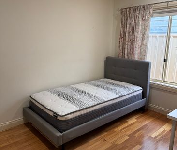 5-bedroom shared house / townhouse, Eton Avenue - Photo 3