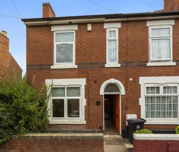 1 bedroom in a house share to rent - Photo 2