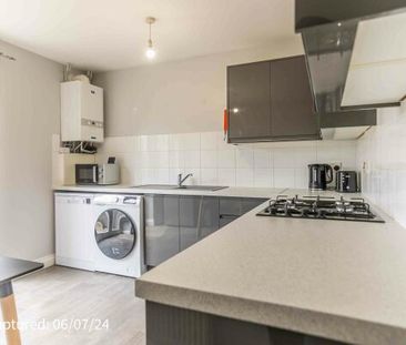 17 Emmerson Street - Photo 2