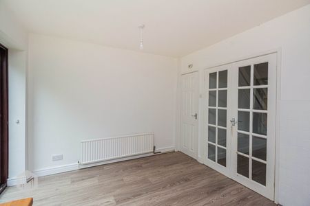 Glastonbury Road - Photo 2