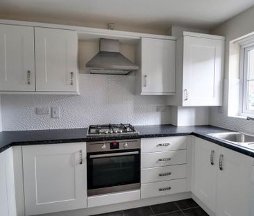 2 bedroom semi-detached house to rent - Photo 5