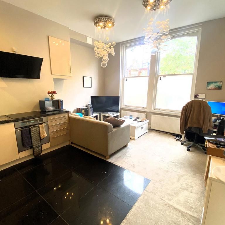 1 bedroom flat to rent - Photo 1