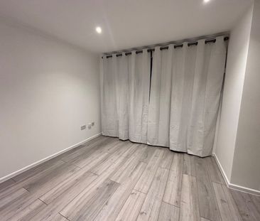 2 Bed Terraced House, Sandpiper Road, SO16 - Photo 2