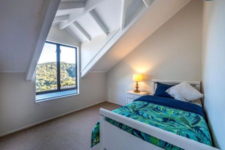 Tranquil Coastal Retreat with Breathtaking Views - Waiheke Island - Photo 3