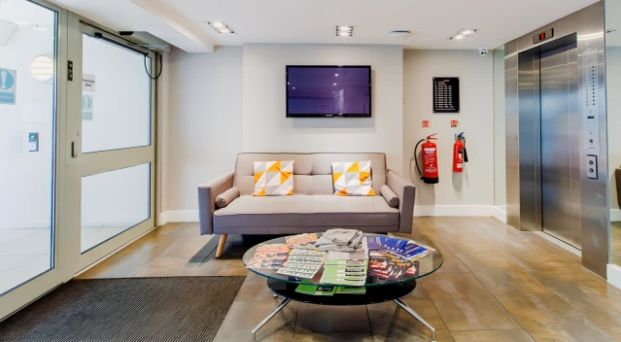 Twin Ensuite - Photo 1