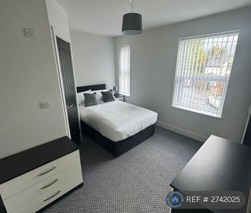 1 bedroom in a house share to rent - Photo 1