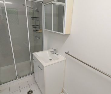 LOCATION!!! LOCATION!!!! - Photo 5