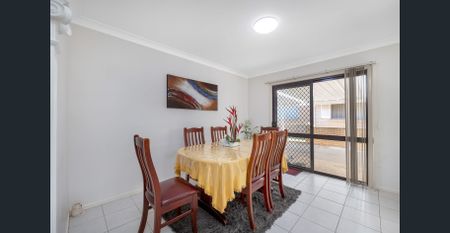 CHARMING THREE BEDROOM HOUSE IN PRIME LOCATION - Photo 3