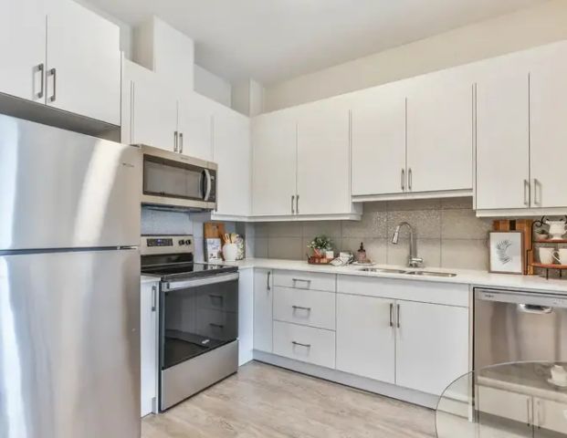 Hyde Park Village Apartments | 1600 Hyde Park Rd, London - Photo 1