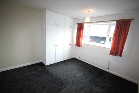 3 bedroom semi-detached house to rent - Photo 3