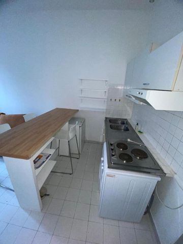 Location Appartement 2 pièces 31m² LYON 7ème - Photo 5