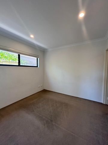 1/16 Pearl Road, Cloverdale WA 6105 - Apartment For Rent | Domain - Photo 2