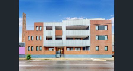 Stylish Ground Floor Apartment in Prime Inner-City Location - Photo 4