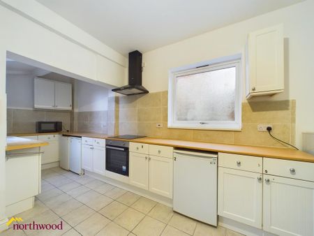 1 bedroom in a house share to rent - Photo 4