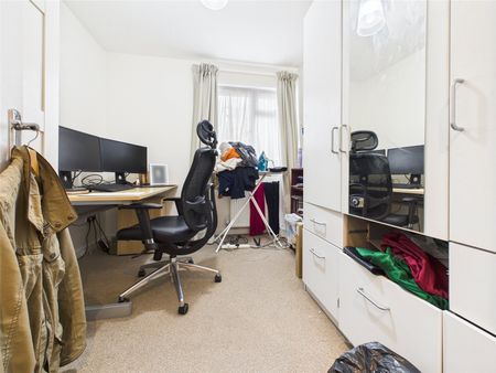 Fairacre, Thornbury Road, Isleworth, TW7 - Photo 2
