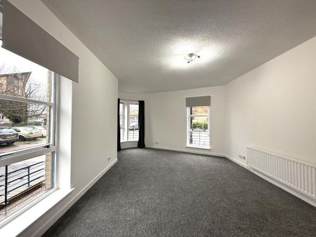 2 bedroom flat to rent - Photo 2