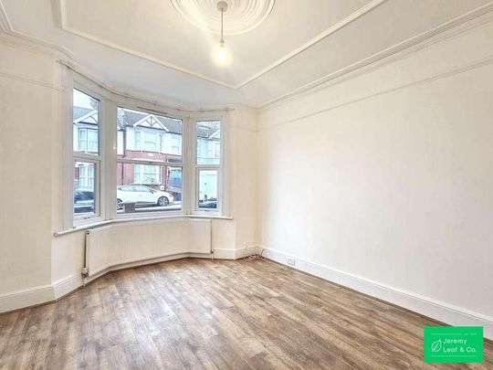 Lewis Gardens, London, N2 - Photo 1