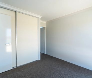 Stylish low-maintenance unit in the heart of Baldivis. - Photo 3