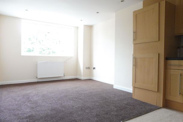 Westley Grove, Fareham - Photo 1