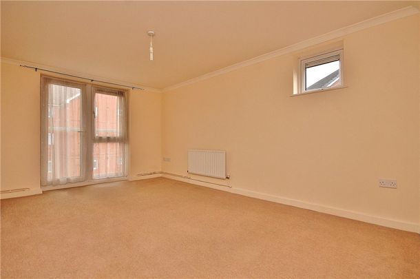 Yeoman Drive, Staines-upon-Thames, Surrey, TW19 7TH - Photo 1