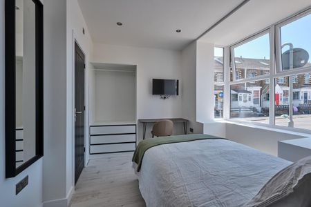 6 bedroom semi-detached house to rent - Photo 4