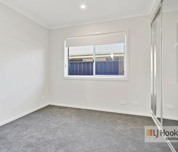 "Spacious Family Home" - Photo 2