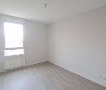 T4 de 86 m² – refait à neuf avec terrasse - Photo 2