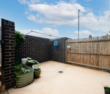 Family Friendly Townhouse - Photo 4