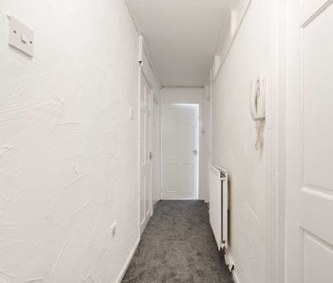 £750 pcm - Available Now - Unfurnished - Photo 1