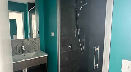 Fully Furnished 2-Bedroom Apartment for Rent in Avondale, Auckland - Photo 5