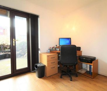 3 bedroom terraced house to rent - Photo 6