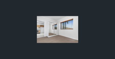 Welcome to the courtyard of your dreams in a fantastic location! - Photo 2