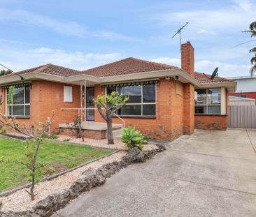 43 Diosma Drive, Glen Waverley, Vic 3150 - Photo 2
