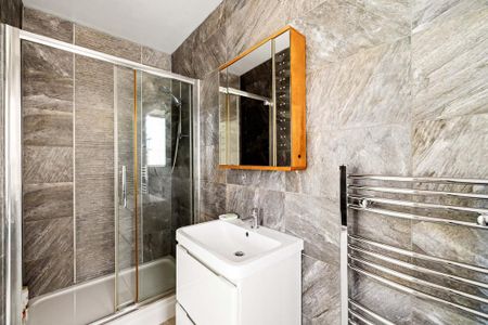 3 bedroom apartment to rent - Photo 5