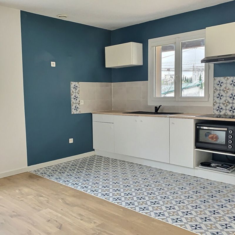 A louer dans une maison indivuelle un petite maison de type 2 avec jardin à Marseille 13013 Frais Vallon / La rose - Photo 1