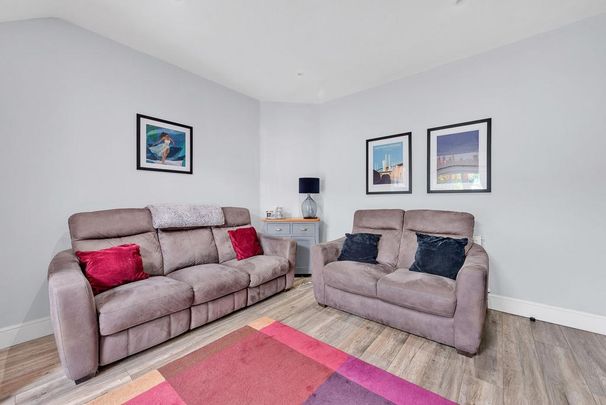 4 bedroom semi-detached bungalow to rent - Photo 1