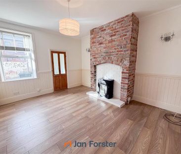 2 bedroom ground floor flat to rent - Photo 3